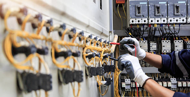 Professional Electrician technician working in Oakland, NJ